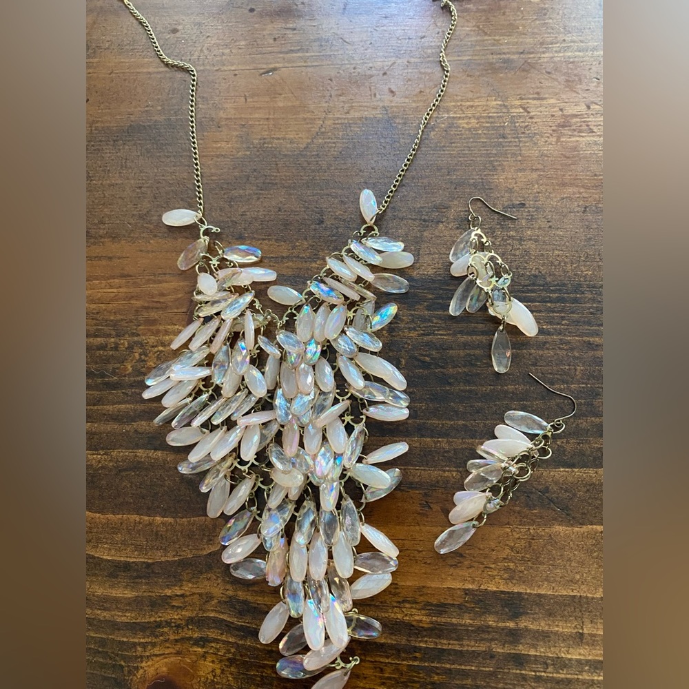 Necklace and Earings set